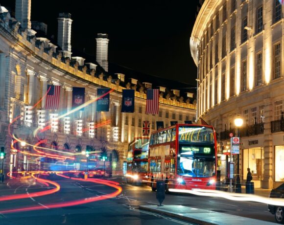 Βρετανία: Πρωτοφανής πτώση στις πωλήσεις αυτοκινήτων το 2020