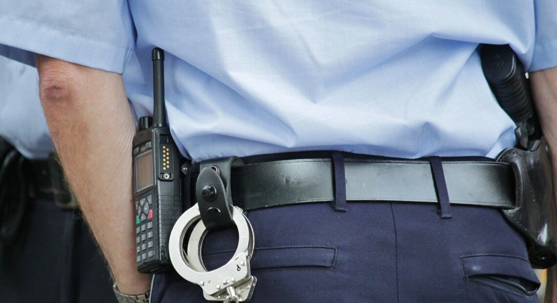 Γαλλία: Τραυματίες τρεις αστυνομικοί στην προσπάθειά τους να διαλύσουν παράνομο πάρτυ