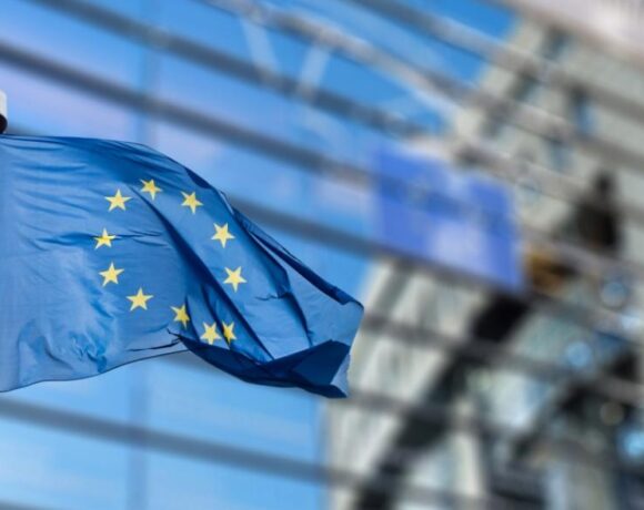 ΕΕ: Σοβαρή ανησυχία από έξι χώρες για τις καθυστερήσεις παράδοσης στο εμβόλιο της Pfizer