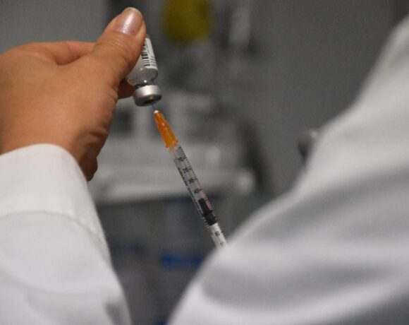 Επιχείρηση Ελευθερία: Ποιοι θα έχουν εμβολιαστεί έως τον Μάρτιο