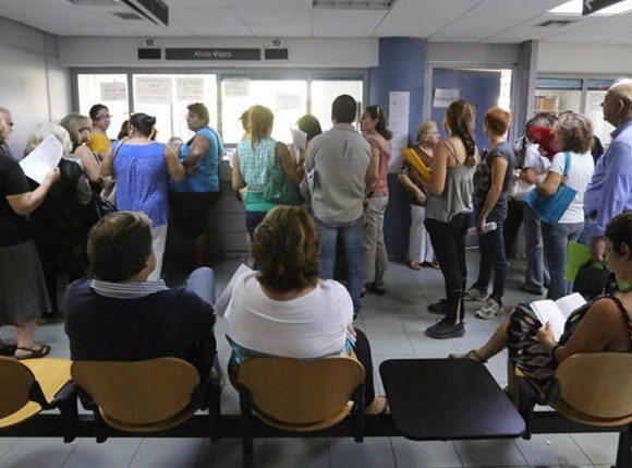 Εφορία: Σταματά τις ουρές στα γκισέ – Με 12 κλικ όλες οι συναλλαγές