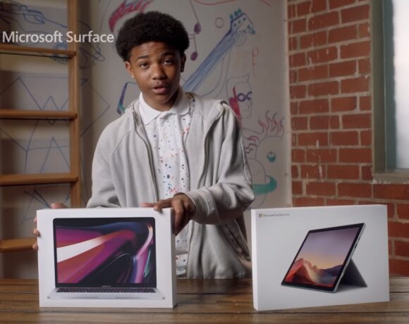 Η Microsoft κοροϊδεύει το Macbook Pro σε νέο διαφημιστικό για το Surface Pro 7