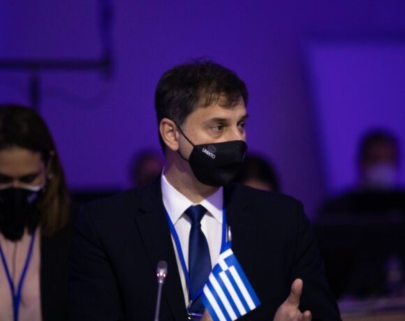 Θεοχάρης: Σε τρεις πυλώνες η ελεύθερη ταξιδιωτική μετακίνηση 