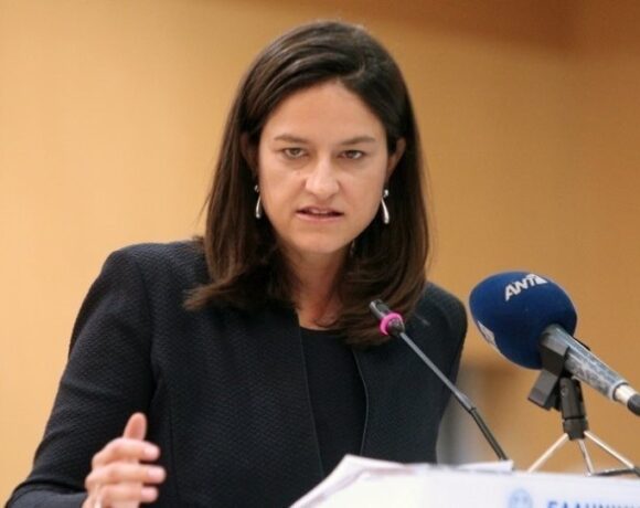 Κεραμέως: Προτεραιότητα έχει το άνοιγμα της 3ης Λυκείου – Τι λένε οι λοιμωξιολόγοι