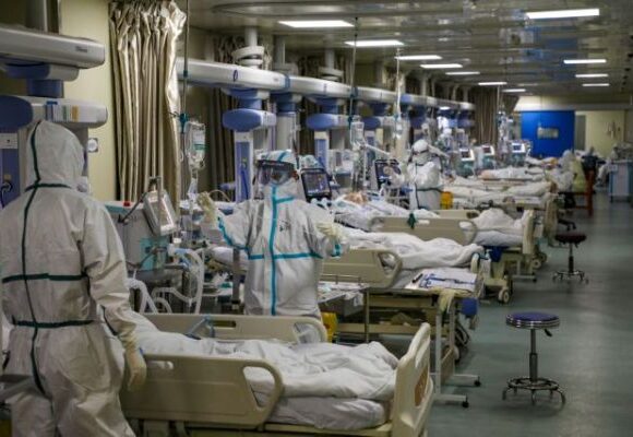 Κοροναϊός : Δεν ενήργησαν όσο γρήγορα έπρεπε ο ΠΟΥ και η Κίνα στην αρχή της πανδημίας