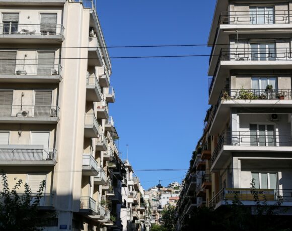 «Κούρεμα» ενοικίων: Πότε πληρώνονται οι ιδιοκτήτες ακινήτων (vid)