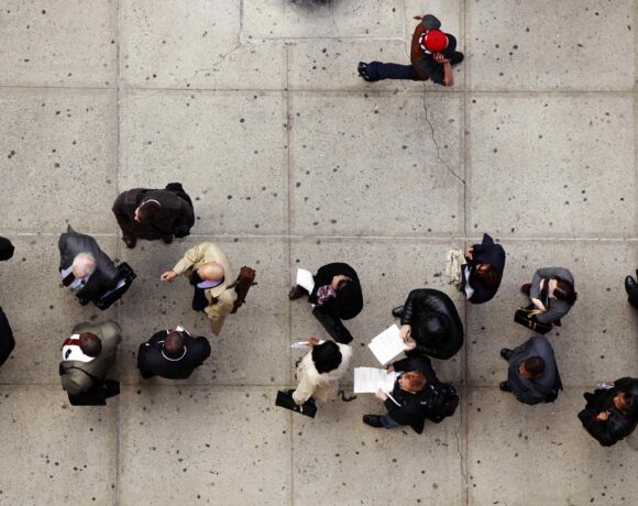 Ο Μπάιντεν παίρνει το μπαζούκα του – Τρισεκατομμύρια υποσχέθηκε ο νέος Πρόεδρος
