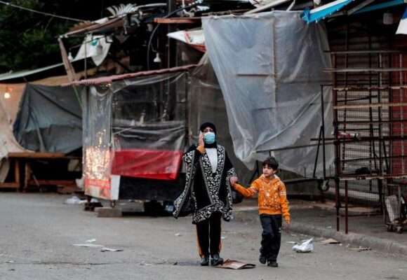 Στην κόλαση του Λιβάνου : Ένα τσουβάλι λεφτά, για μια σακούλα τρόφιμα