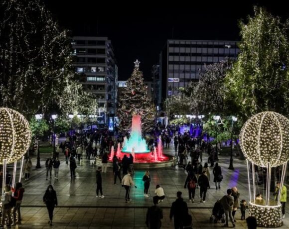 Συνωστισμός στο Σύνταγμα ενόψει του νέου Lockdown (vid) 