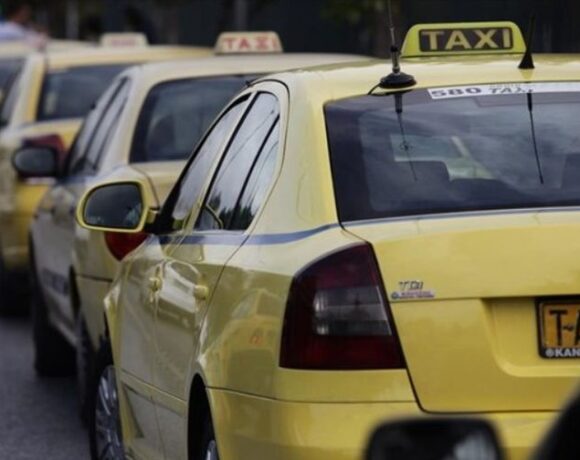 Ταξί: Τι αλλάζει στη λειτουργία τους από τη Δευτέρα