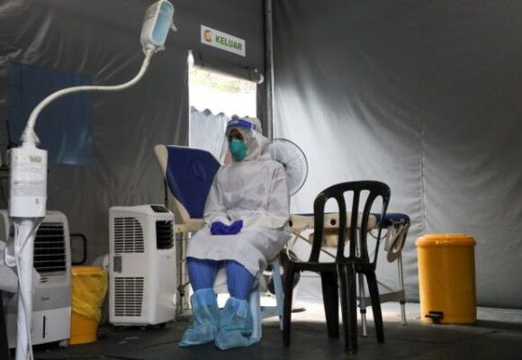 Ένας χρόνος κοροναϊός : Έλληνες από τις τέσσερις γωνιές του πλανήτη μιλούν για τη ζωή τους με την πανδημία