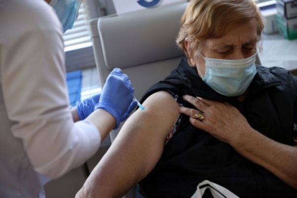 Βουλγαρία : Προεκλογικό… τέλος στις ομάδες προτεραιότητας στον εμβολιασμό