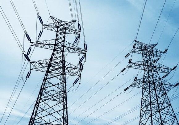 ΔΕΔΔΗΕ: Λιγότερα από 400 τα νοικοκυριά με προβλήματα ηλεκτροδότησης