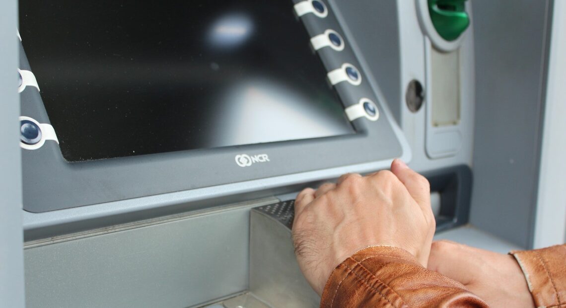 Επίδομα 534 ευρώ: Ξεκινούν οι πληρωμές – Τι αλλάζει τον Φεβρουάριο (vid)