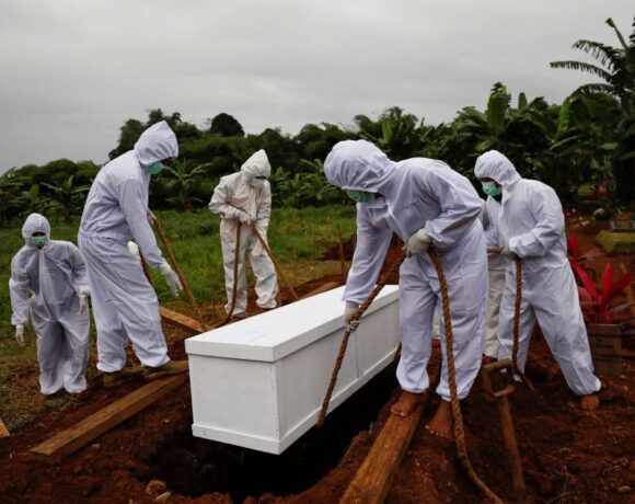 Κοροναϊός : Πάνω από 20,5 εκατ