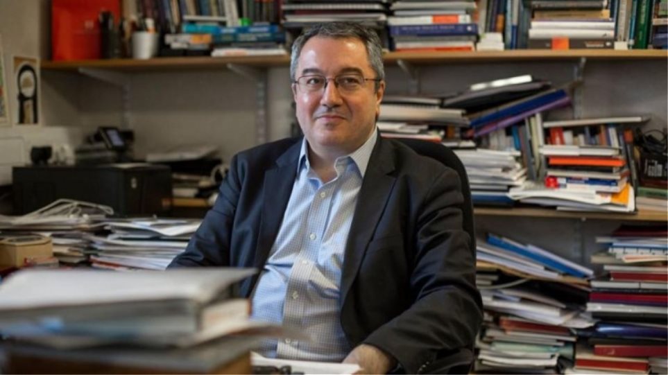 Μόσιαλος: Σχεδόν μηδαμινή η πιθανότητα εμφάνισης αναφυλαξίας στα εμβόλια Pfizer και Moderna