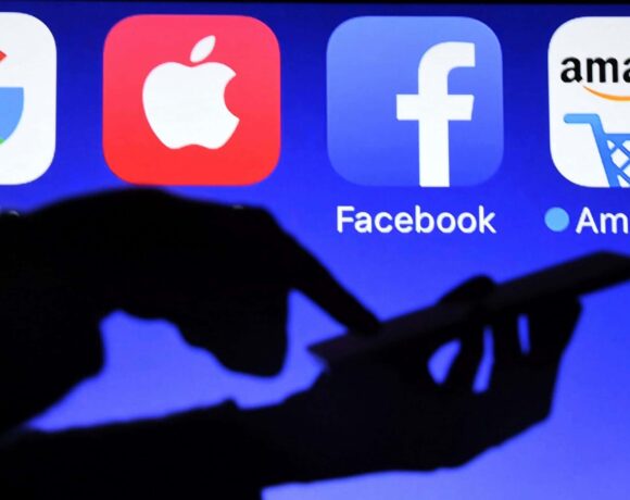 Οι Δημοκρατικοί στις ΗΠΑ θέλουν να τα βάλουν με τους Big Tech κολοσσούς