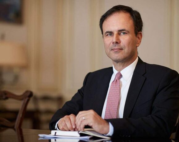 Πατέλης: Ελάτε στην Ελλάδα για τον ήλιο, μείνετε για τη φορολογία και την τεχνολογία