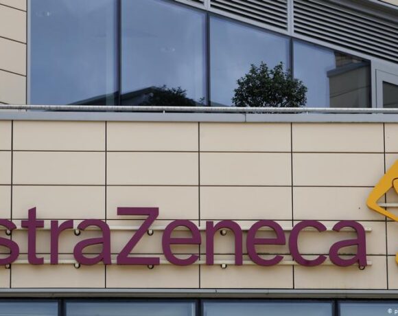 Φον ντερ Λάιεν: Η Astrazeneca θα παραδώσει 40 εκατ
