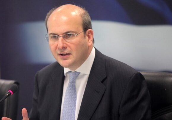 Χατζηδάκης: Έρχεται τροπολογία για τις εκκρεμείς συντάξεις