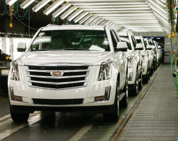 General Motors: Το τσιπ που την αναγκάζει σε κλείσιμο τριών προσωρινων εργοστασίων