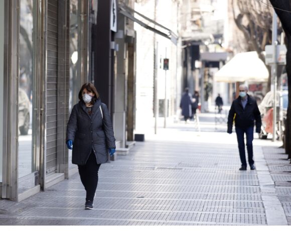 Lockdown: «Γιγαντιαίο πλάνο στήριξης» ζητά η αγορά