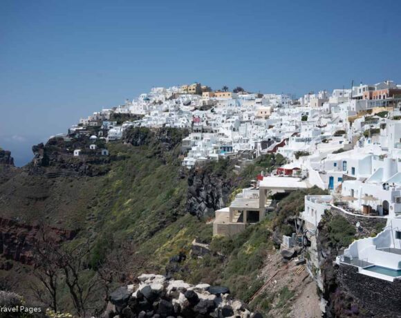 Santorini Hoteliers Call on Gov’t to Set Tourism Opening Date