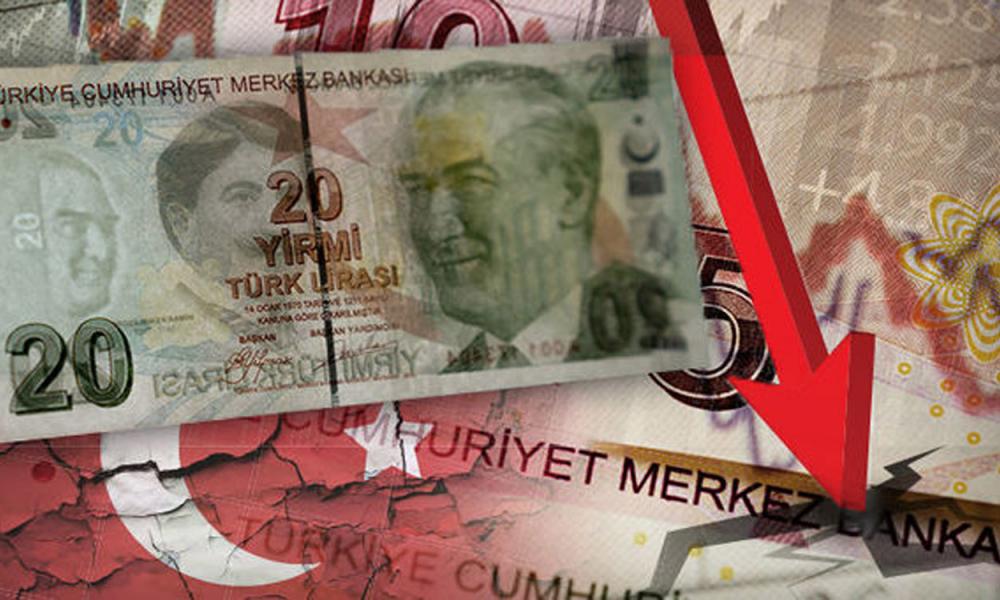 «Αιμορραγεί» η τουρκική λίρα μετά την αιφνιδιαστική καρατόμηση του κεντρικού τραπεζίτη
