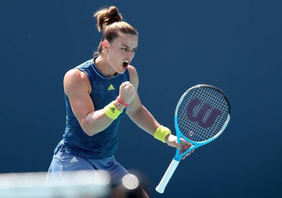 Απίθανη Σάκκαρη, έσωσε 6 ματς πόιντ και πέρασε στα προημιτελικά!