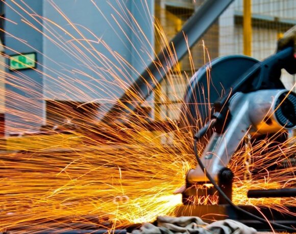 Βιομηχανία: Οριακή μείωση για τον δείκτη τιμών παραγωγού