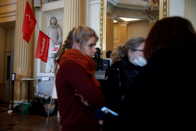 Γαλλία : Με καταλήψεις σε θέατρα διαμαρτύρονται για το λουκέτο λόγω κοροναϊού