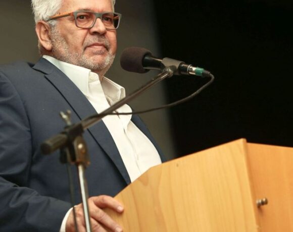 ΕΟΠΕ: Ενωτικό μήνυμα από Καραμπέτσο