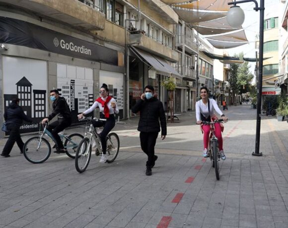 Η Κύπρος αποφασίζει για άνοιγμα της εστίασης, επιστροφή στα σχολεία, κυκλοφορία μέχρι τις 11