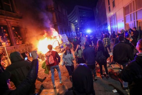 Μπρίστολ : Ταραχές εξαιτίας νομοσχεδίου που δίνει υπερ εξουσίες στην Αστυνομία