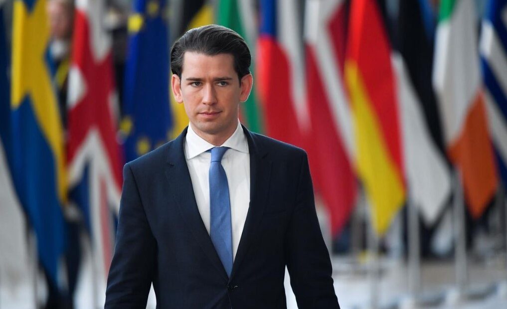 «Μπροστάρισσα» η Αυστρία με έντονη κριτική Κουρτς στην ΕΕ για τη διανομη εμβολίων