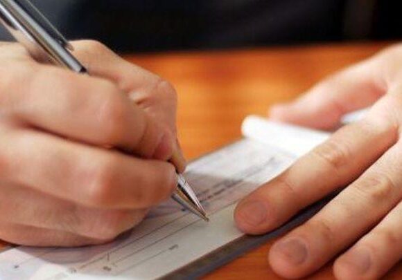 «Πάγωμα» επιταγών: Ξεκίνησαν οι δηλώσεις – Τι ισχύει ανάλογα με την επιχείρηση