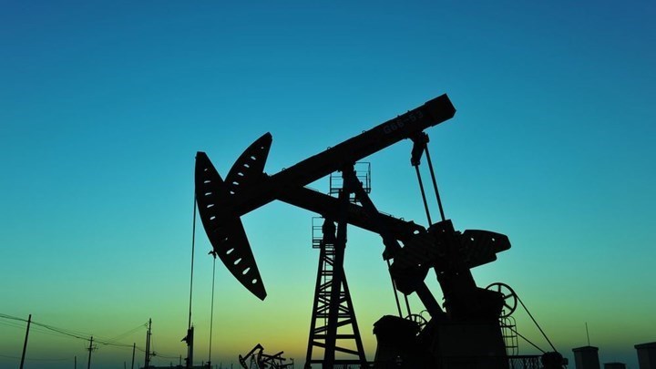 Πτώση για το αργό εν μέσω αύξηση των αποθεμάτων