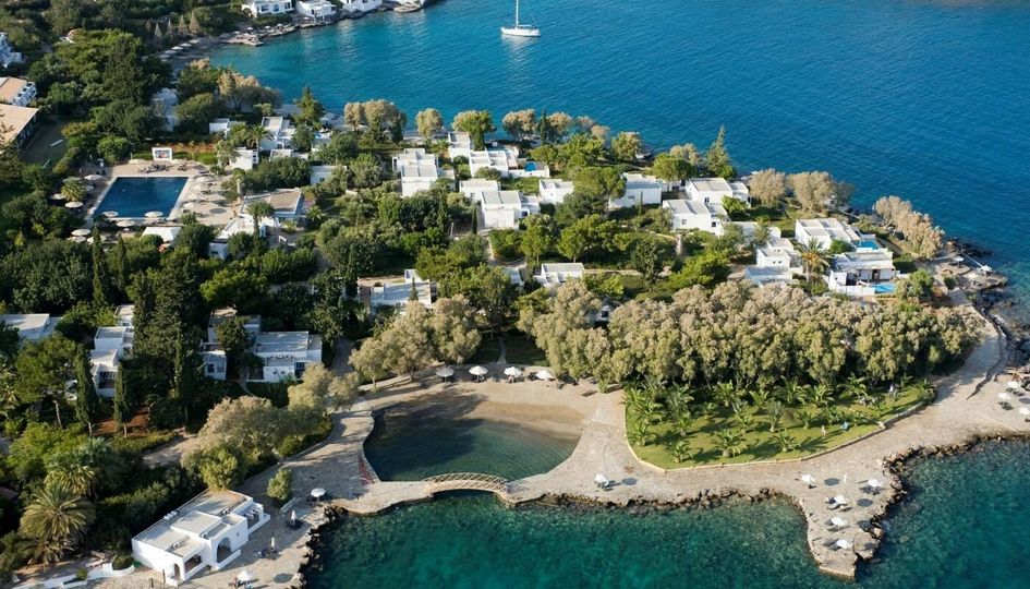 ΣΥΜΒΑΙΝΕΙ ΤΩΡΑ: Αναστέλλονται οι κατεδαφίσεις στον αιγιαλό μέχρι 31 Οκτωβρίου