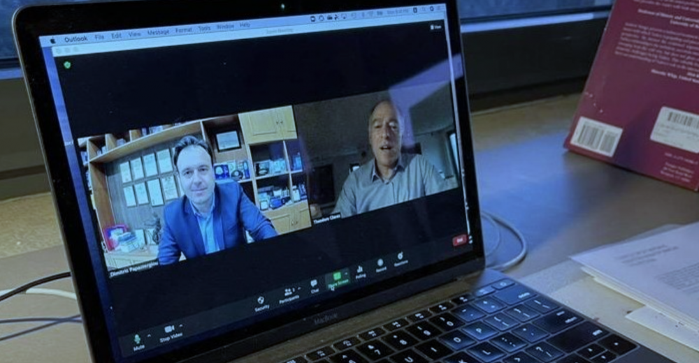 Σύσκεψη Γκλαβά με τον πρόεδρο της ΚΕΔΕ για το θέμα των δημοτικών εγκαταστάσεων τένις