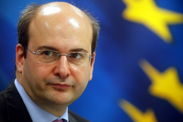 Χατζηδάκης: Ιδιώτες θα συνδράμουν στην έκδοση συντάξεων