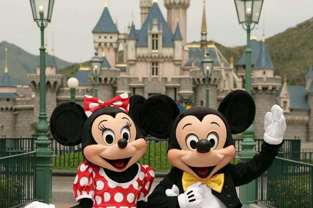 Disneyland: Ετοιμάζεται να ανοίξει ξανά με λιγότερους επισκέπτες μετά από έναν χρόνο