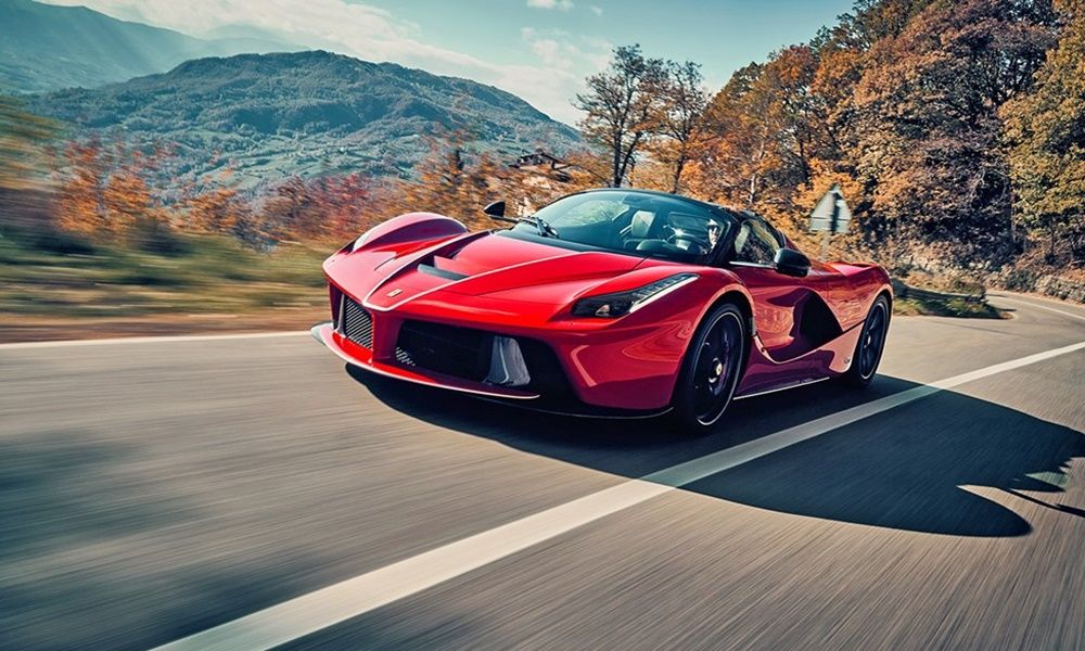 Ferrari: Σε ελεύθερη πτώση η δημοφιλία της (και υπάρχει λόγος)