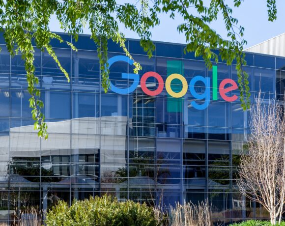 Google: Επενδύει 25 εκατ
