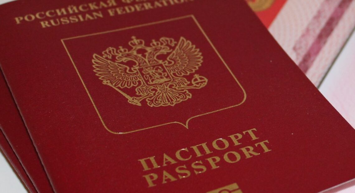 Greece Allows More Arrivals From Russia, Lifts Ban On Flights From Turkey