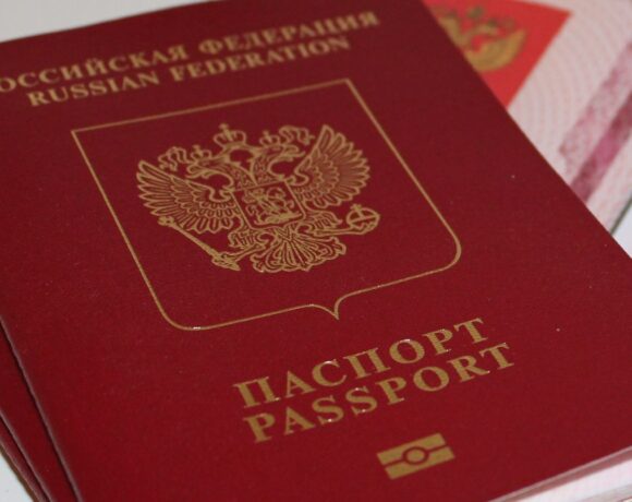 Greece Allows More Arrivals From Russia, Lifts Ban On Flights From Turkey