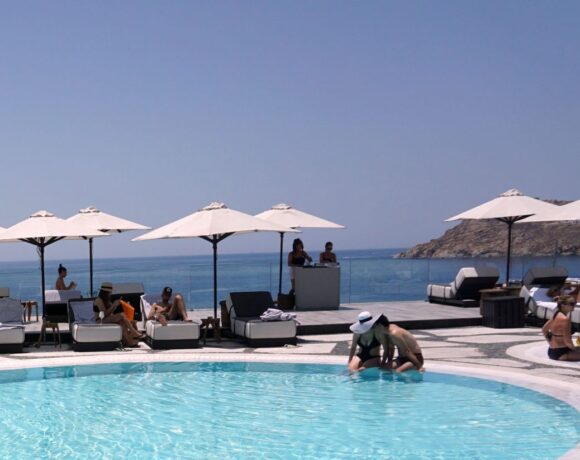 Greek Hoteliers Discuss Summer Hospitality Operations