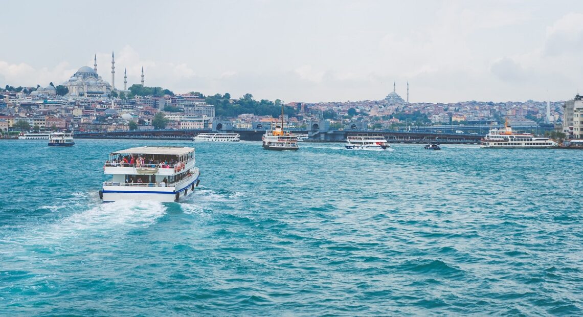 Turkish Lira Slide May Impact Greek Tourism, Exports 