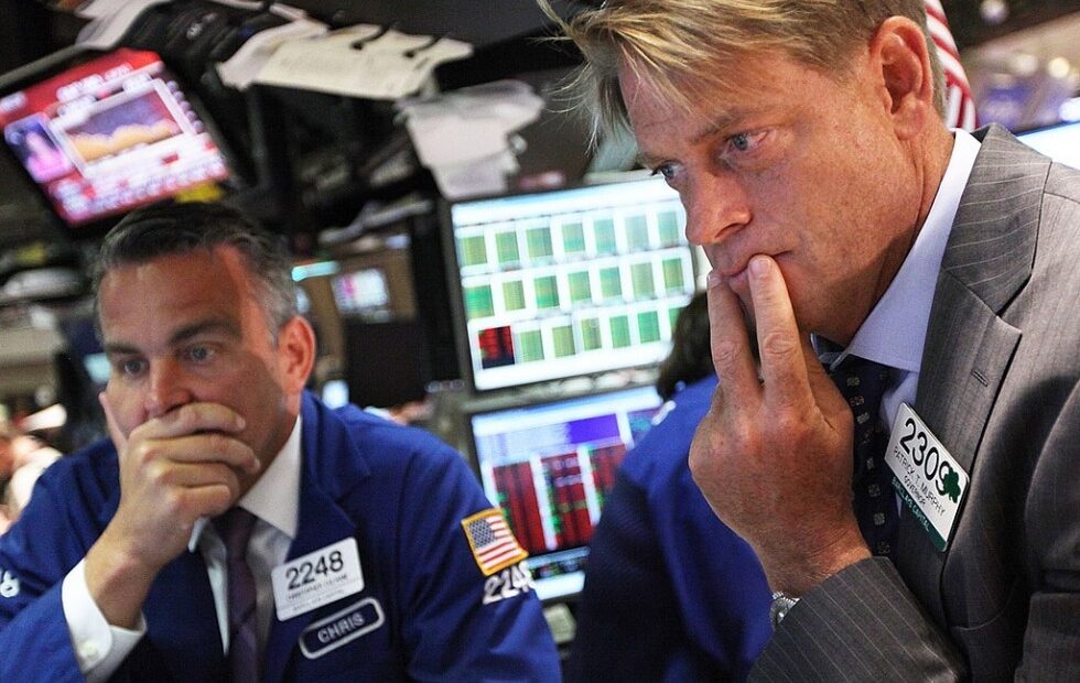 Wall Street: «Κοκκινίζουν» οι δείκτες – Ο φόβος των επενδυτών πριν τις ανακοινώσεις της Fed
