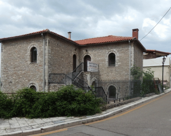 Δύο ακίνητα στην Αθήνα και το «φιλέτο» στο Σαμπάριζα στο Eauction Ix του ΤΑΙΠΕΔ