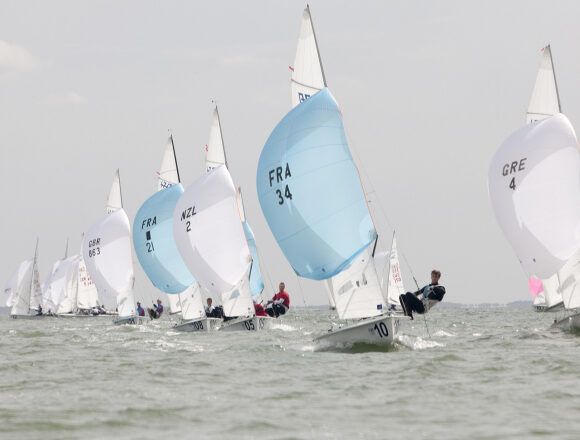 Δύο ελληνικά πληρώματα ξεκινούν για το μεικτό 470 στο Παρίσι 2024